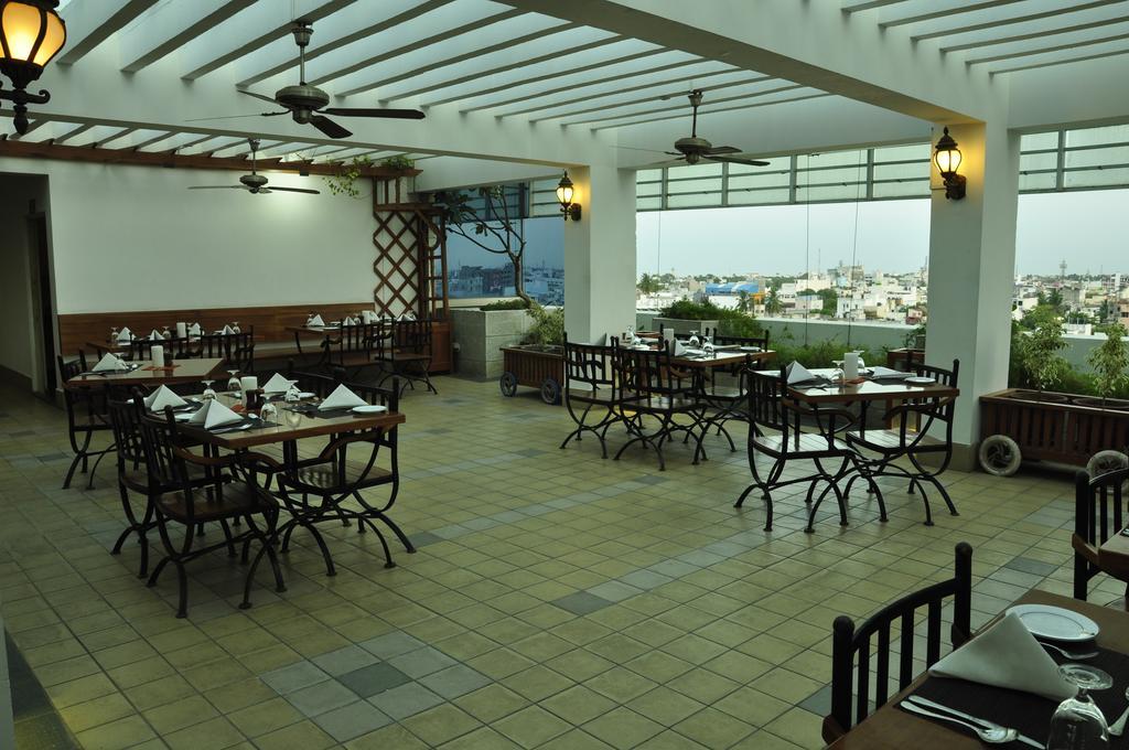Hotel Atithi Пондичерри Экстерьер фото