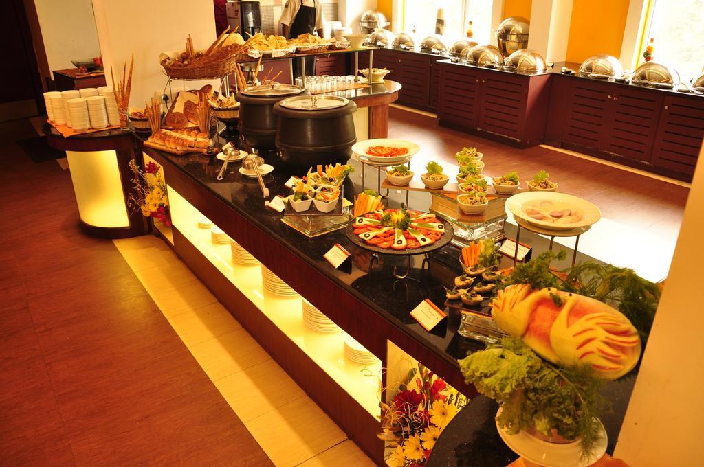 Hotel Atithi Пондичерри Экстерьер фото