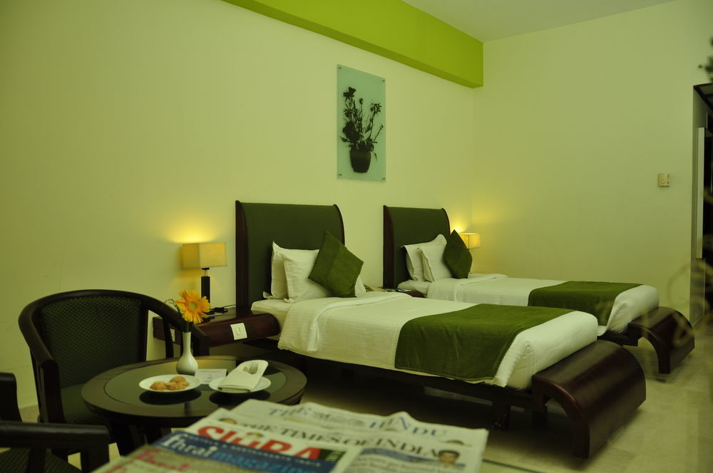 Hotel Atithi Пондичерри Экстерьер фото