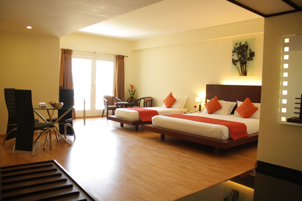 Hotel Atithi Пондичерри Экстерьер фото