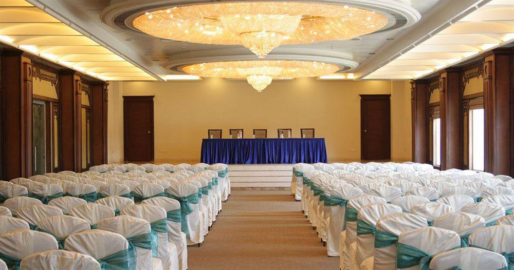 Hotel Atithi Пондичерри Экстерьер фото