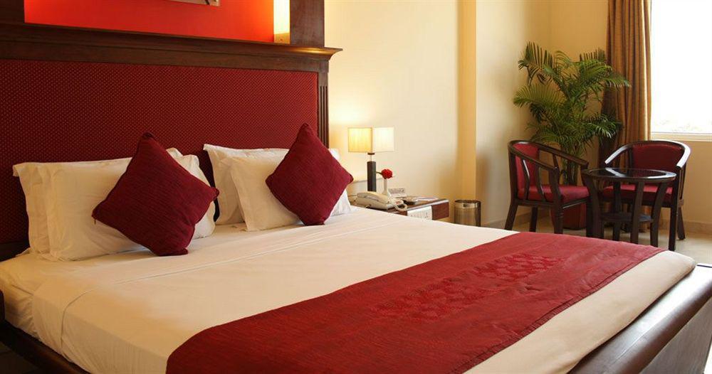 Hotel Atithi Пондичерри Экстерьер фото